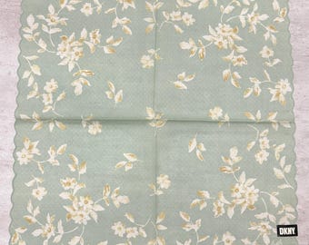 Pañuelo vintage DKNY de 19 x 19 pulgadas.