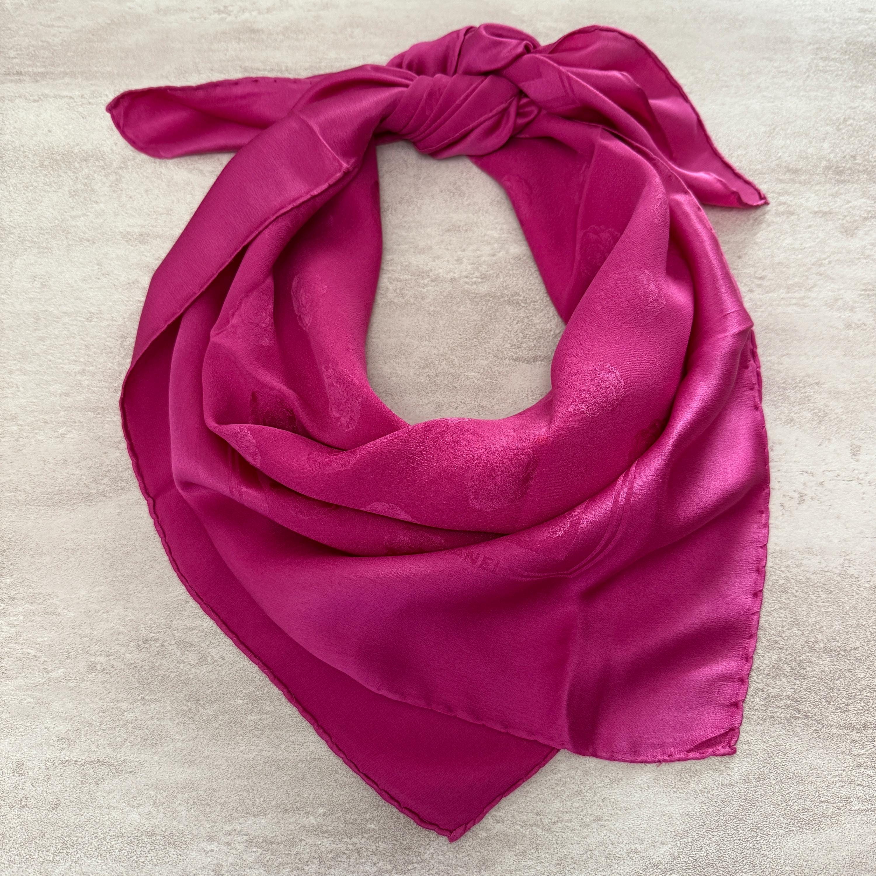 シャネル ヴィンテージ シルク スカーフ 32 x 36インチ シルク タグ