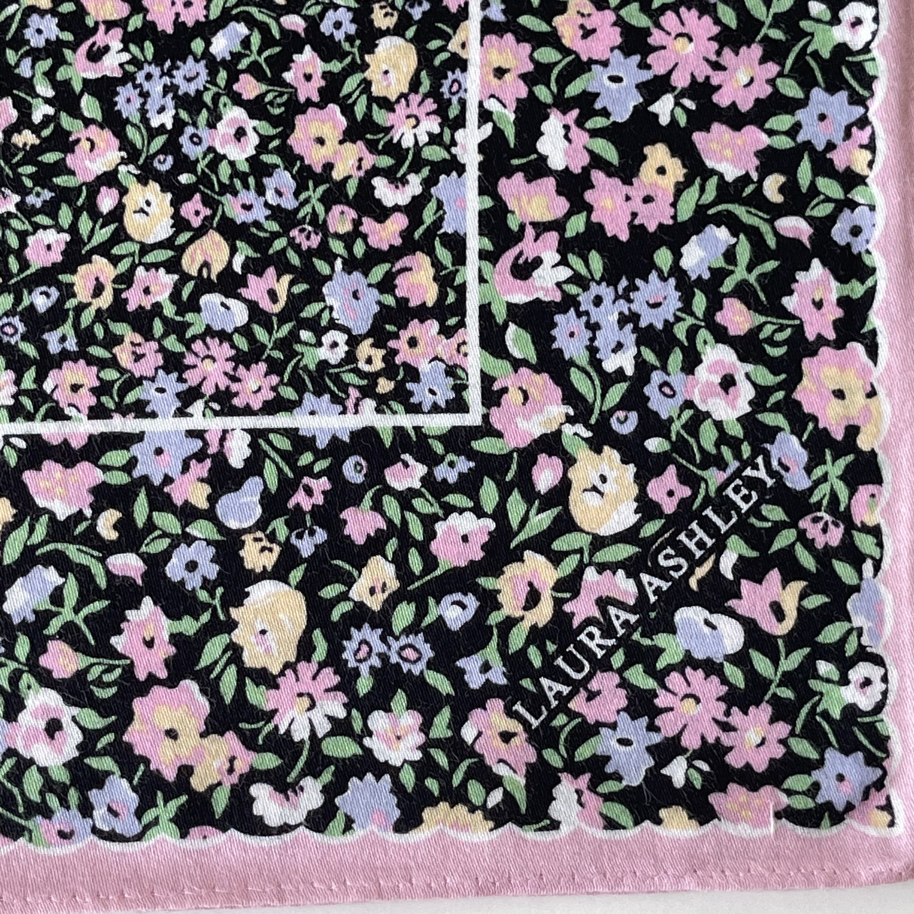 ローラ アシュレイ ヴィンテージ ハンカチ：フローラルコットン