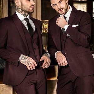 Trajes de vestir para hombre color vino hotsell