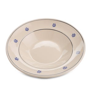 Platos hondos de terracota hechos a mano: cerámica tradicional italiana de Apulia