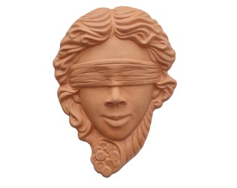 Dea bendata in terracotta da appendere alla parete