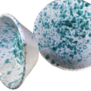 Set 2 Large deep bowls splatter handcrafted, 28 cm and 25 cm