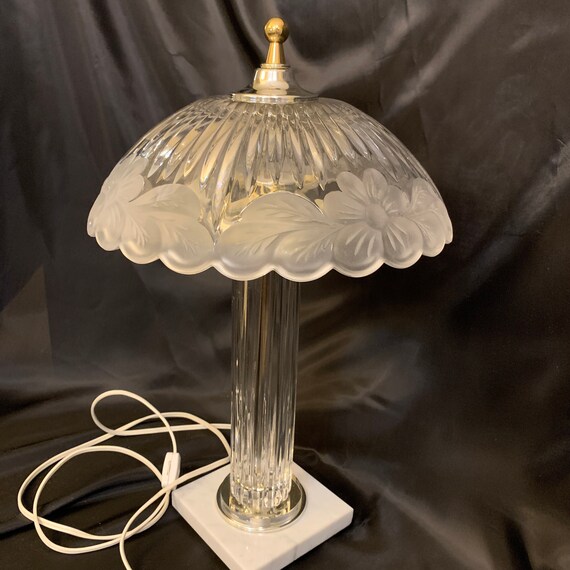 Lacquered Metal on Base with Tulip-Shaped Frosted Glass Accent Vintage Classical Greek Roman Maiden Lamp