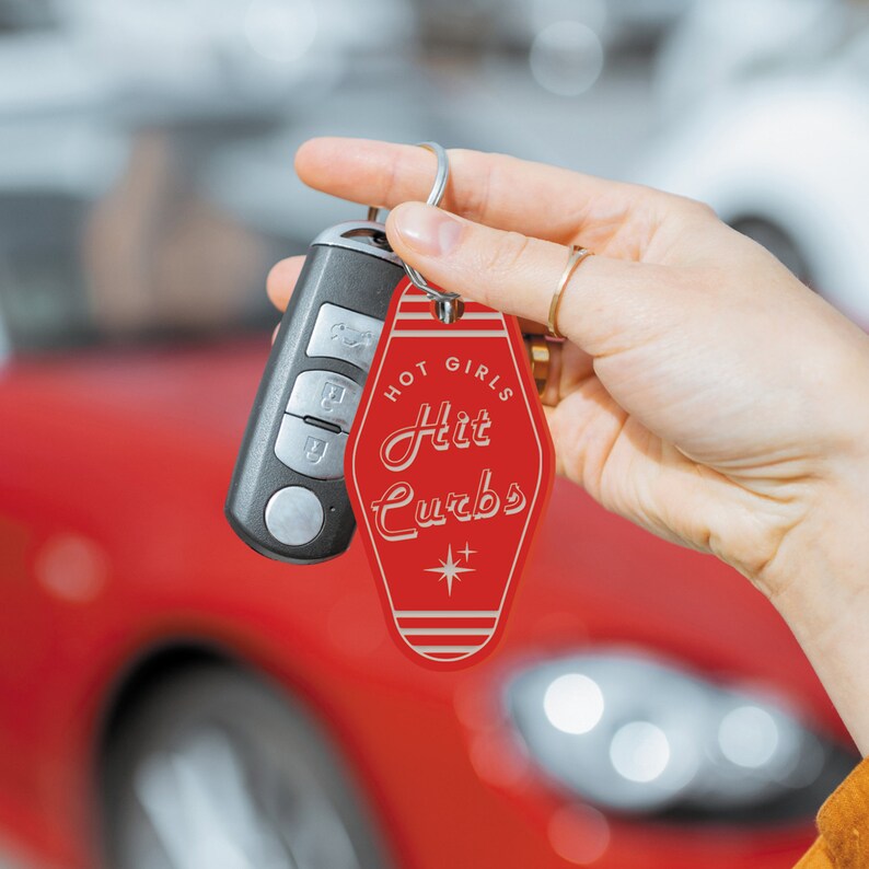 Hot Girls Hit Curbs Motel Keyring - Vintage Vibes, Funny quote Keychain, Retro-Inspired Bag Charm, Unique Gift Idea, Girly Car Accessory image 3