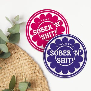 Sober 'n' Shit - Flower Acrylic Sobriety Chip: Customisable Sober Time, Personalised Sobriety Coin, AA Token, Recovery Milestone Gift