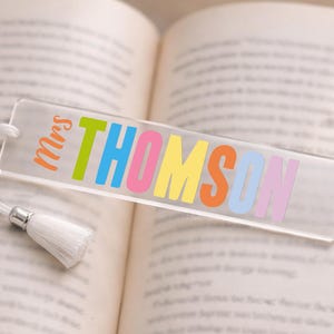 Pegatina personalizada con nombre / Calcomanía multicolor con el nombre del profesor / Etiqueta de vinilo personalizada para botella de agua, vaso o material escolar / Regalo para profesores imagen 3