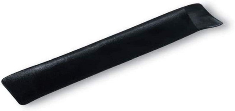 May include: A black fabric carrying case with a pointed end.