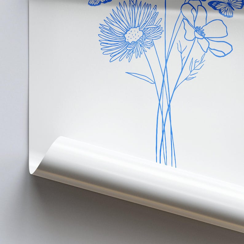 Puede incluir: Un fondo blanco con un dibujo de l&iacute;nea azul de un ramo de flores y mariposas.