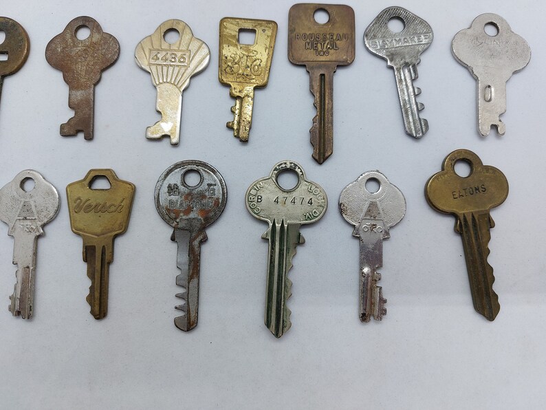 Lot of 27 Vintage Keys Eatons Bauer Master Dominion Mixed Etsy
