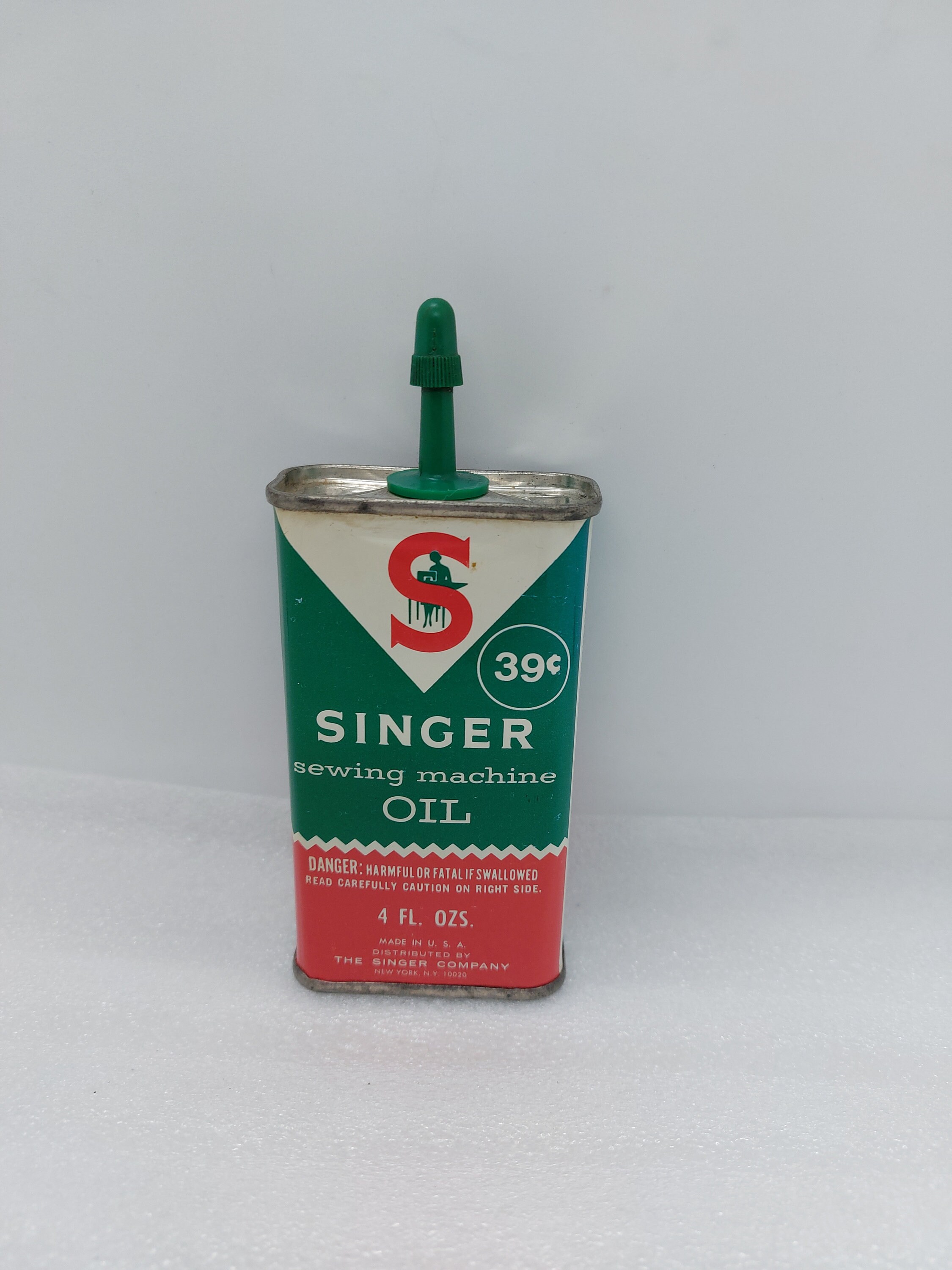 Vintage Singer Sewing Machine Oil 39 Cent Tin Can Advertising 