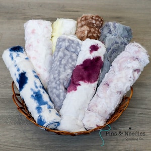 Shannon Fabrics 10&quot; x 60&quot; Luxe Cuddle Minky Fabric Strips (Animal)