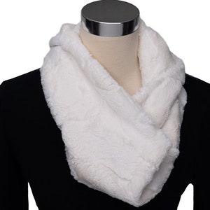 Shannon Fabrics Infinity Scarf Cuddle Kit Hide Natural