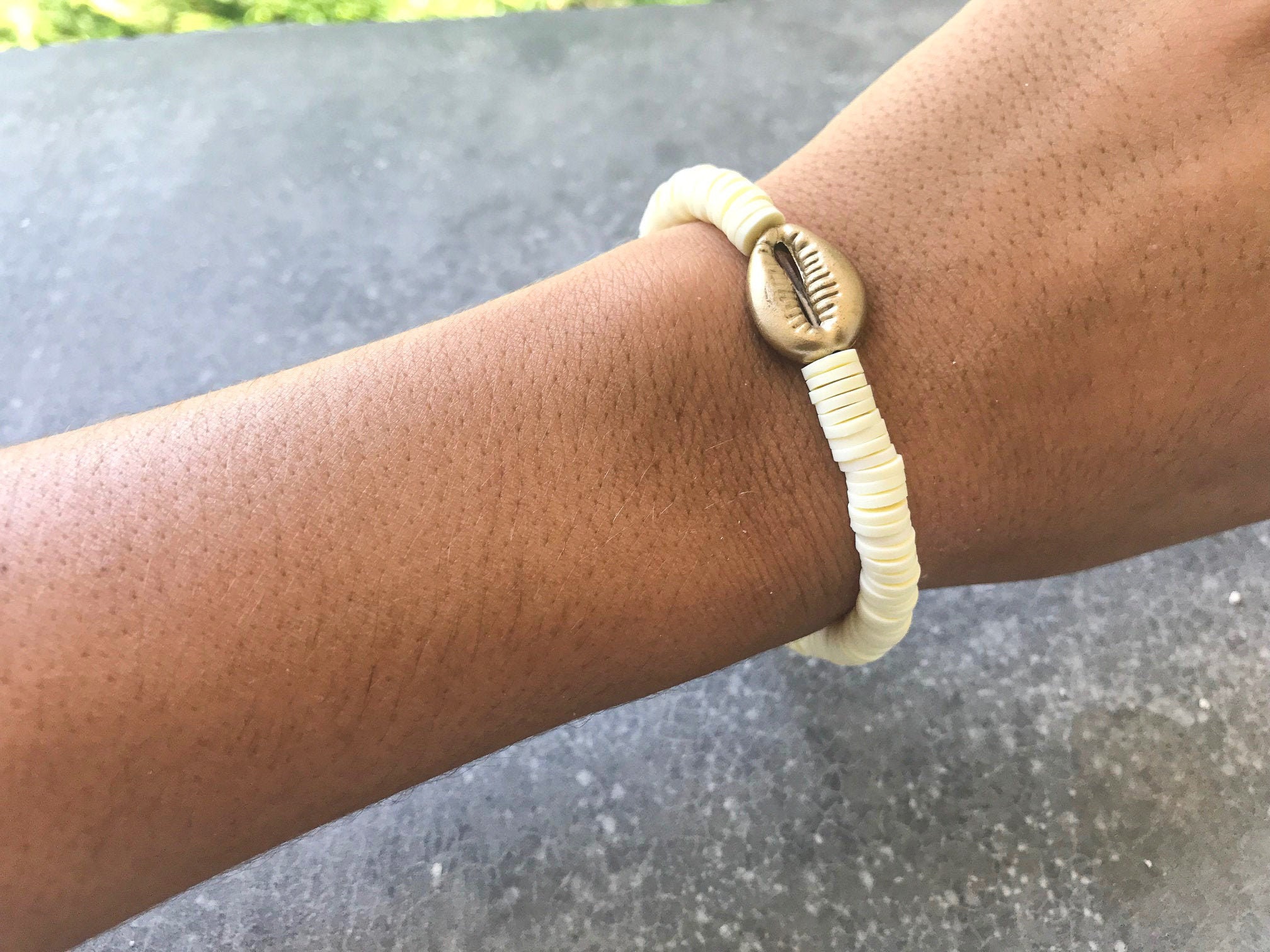 Adjustable bracelets HEISHI beads and SHELL | Etsy
