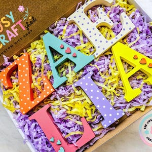 Letras para guardería, regalo personalizado para bebé, letras de pie, letras de pared, letras de madera personalizadas de 10 cm, letras de madera para guardería.