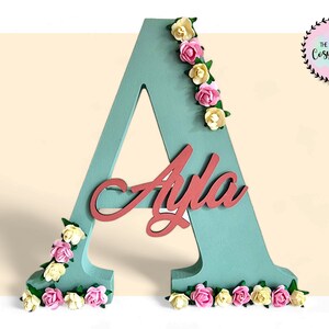 Carta de guardería︱Carta de madera︱Nombre de letra independiente︱Decoración de guardería︱Nuevo bebé︱Regalo de nombre personalizado︱Inicial independiente de 20 cm︱Bebé niña niño