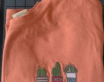 Featured image of post Custom Embroidered Clothing Canada : Customize a men's embroidered polo shirt by uploading your own design or choosing one of ours.
