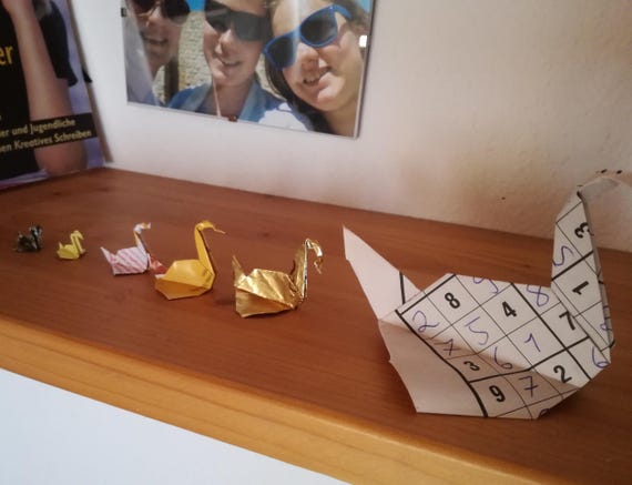 100 Origami Swans: 100 gefaltete Schwäne ( Prison Break style )