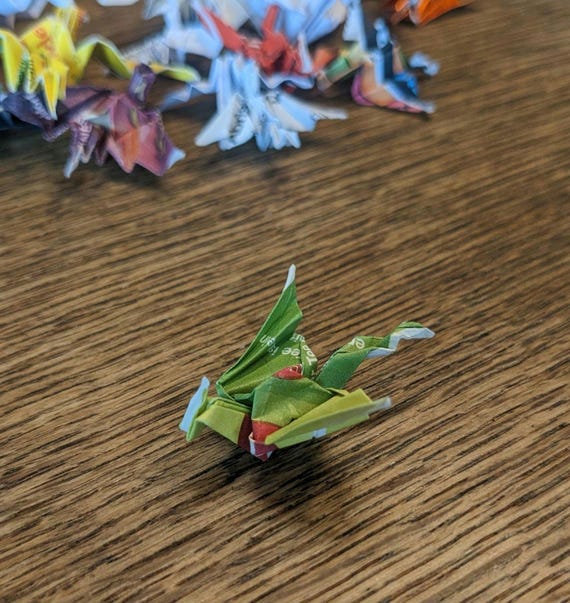 100 Paper dragons: 100 gefaltete Drachen aus Altpapier (bunt) #Kindergeburtstag #Fantasy Party
