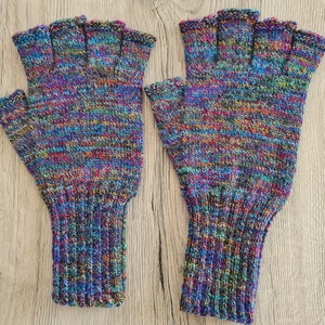 Half finger gloves hand knitted