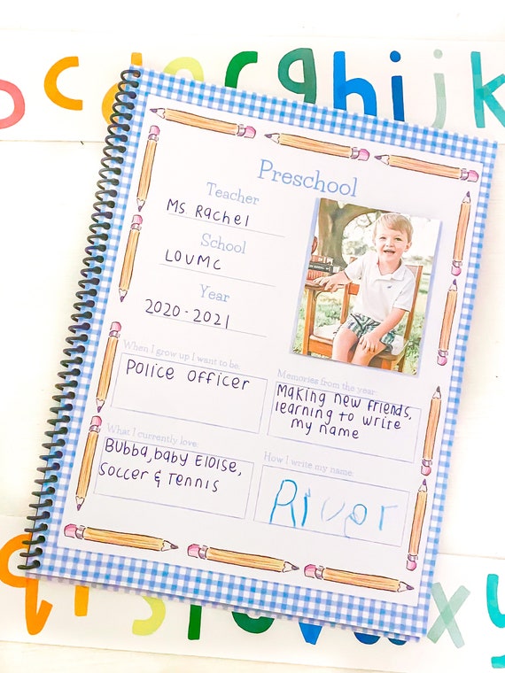 Printable back to school memory book - Projects with Kids