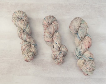 Hand dyed worsted - Fairy Floss