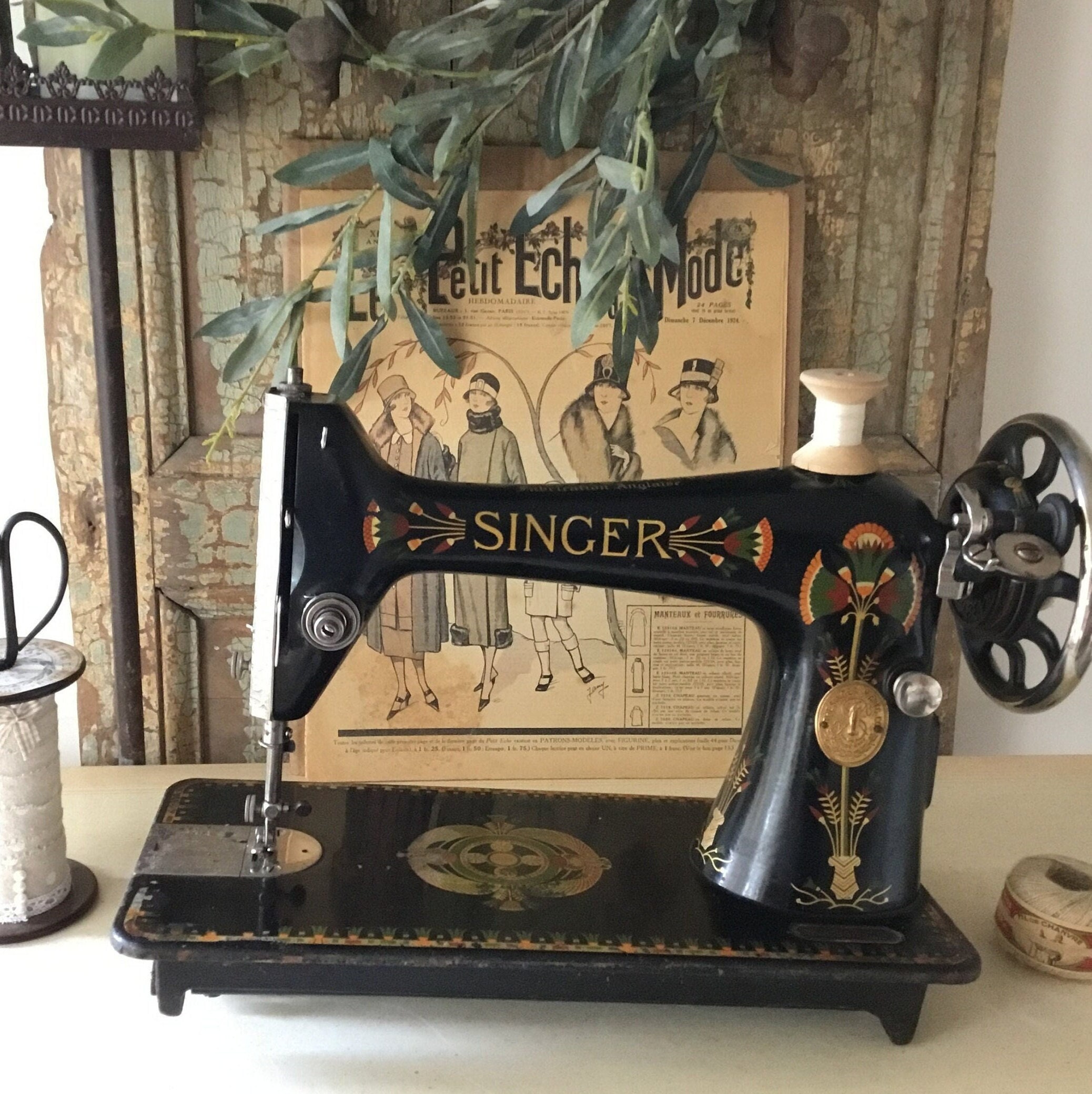 Singer Sewing Machine, Egyptian Lotus Decals No 66-1 Model Singer Sewing Machine, Egyptian Lotus Decals No 66-1 Model