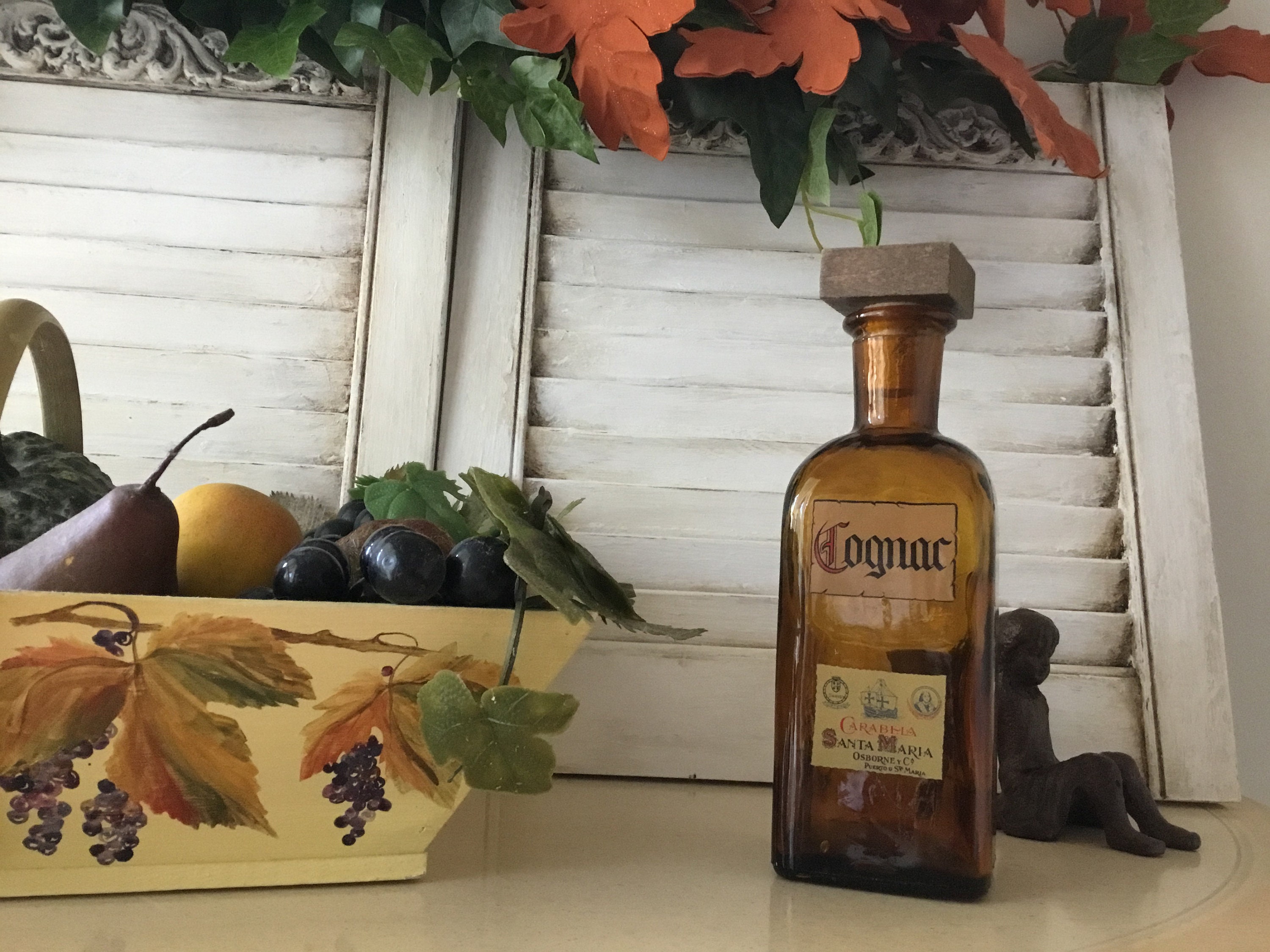 Français Ancienne Bouteille d'apothicaire Transformée en Estampillée Cognac, France, Décoration de T