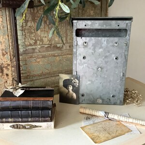 Cassetta postale in zinco francese con chiave: arredamento vintage industriale per la casa immagine 5