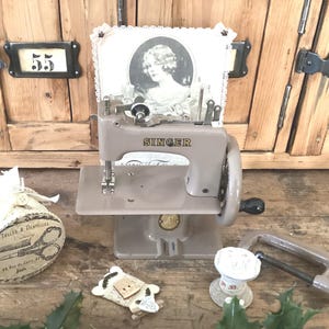 Little Singer Nähmaschine, Lernmaterial für Kinder, Nähen, Mode, Wohndeko