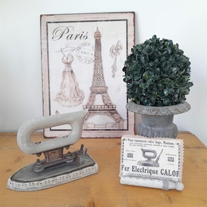 Antique French Calor Iron, Home Decor, Laundry, Old iron