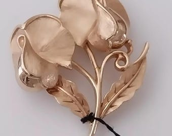 Vintage Crown Trifari Sweet Pea Brooch – April Birth Flower in Gold-Tone Finish