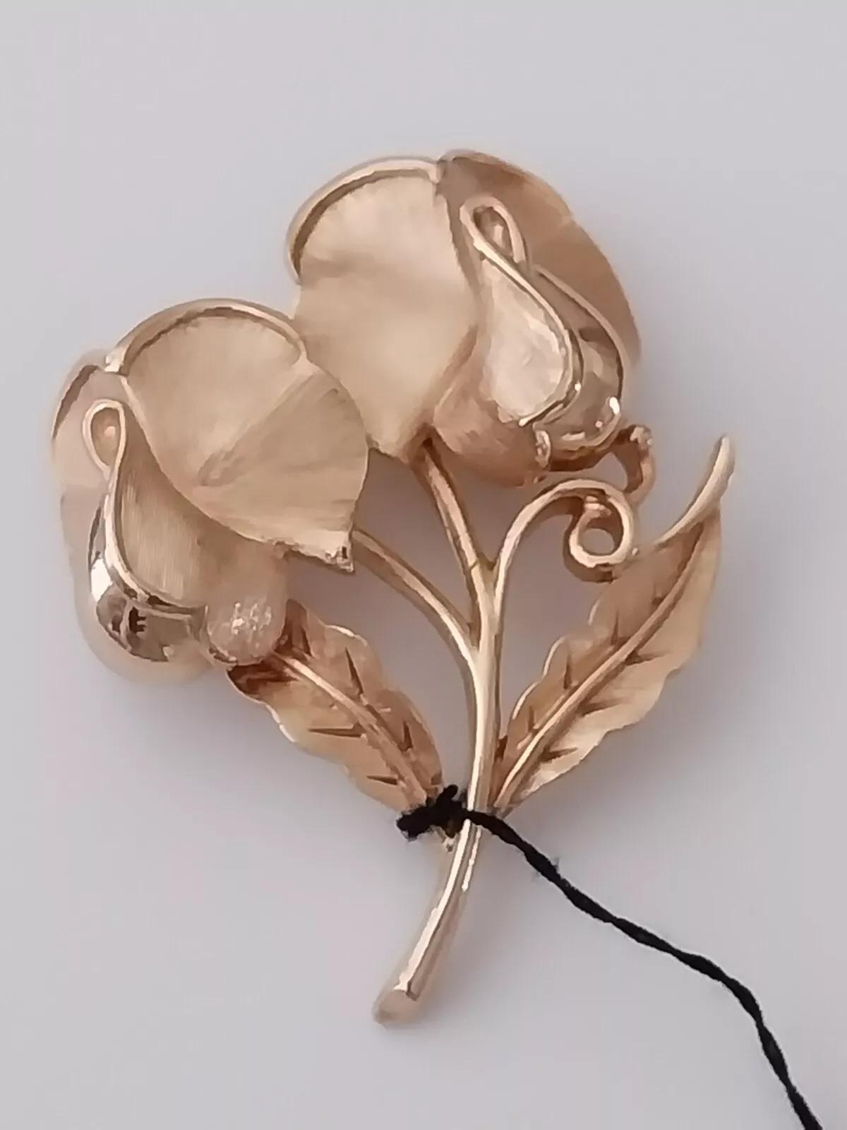 Vintage Crown Trifari Sweet Pea Brooch – April Birth Flower in