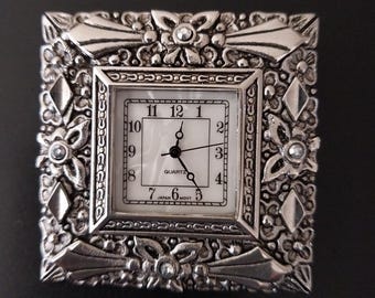 Vintage Victorian Style Brooch Watch: Silver-Tone MOP Dial, Japanese Quartz