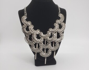 Vintage Sarah Coventry 'Charisma' Silver Bib Necklace 1973 Signed, Book Piece