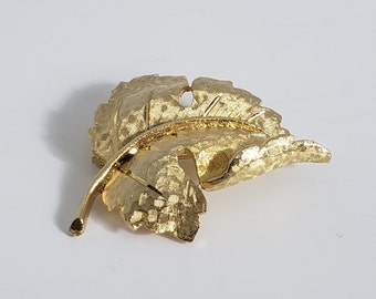 Vintage BSK Gold Tone Leaf Brooch Pin