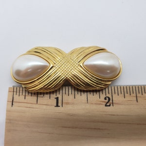 Vintage Monet, Faux Pearl, Figure Eight, Goldtone, Brooch image 4