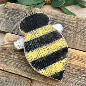 Chunky Rustic WOOD BEE BUMBLEBEE shelf sitter tiered tray decor cottage spring honeybee Weathered BarnWood farmhouse reclaimed chippy style