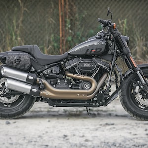 Motorcycle&#39;s black leather saddlebag Skull Bobby, Black leather saddle bag Skull, Motorcycle&#39;s leather side bag Skull.