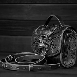 Bolso de mano de piel de alta calidad hecho a mano con calavera, Bolso de mano de piel negra, Bolso de mano con calavera, Bolso pequeño con calavera, Bolso de mano de mujer con calavera