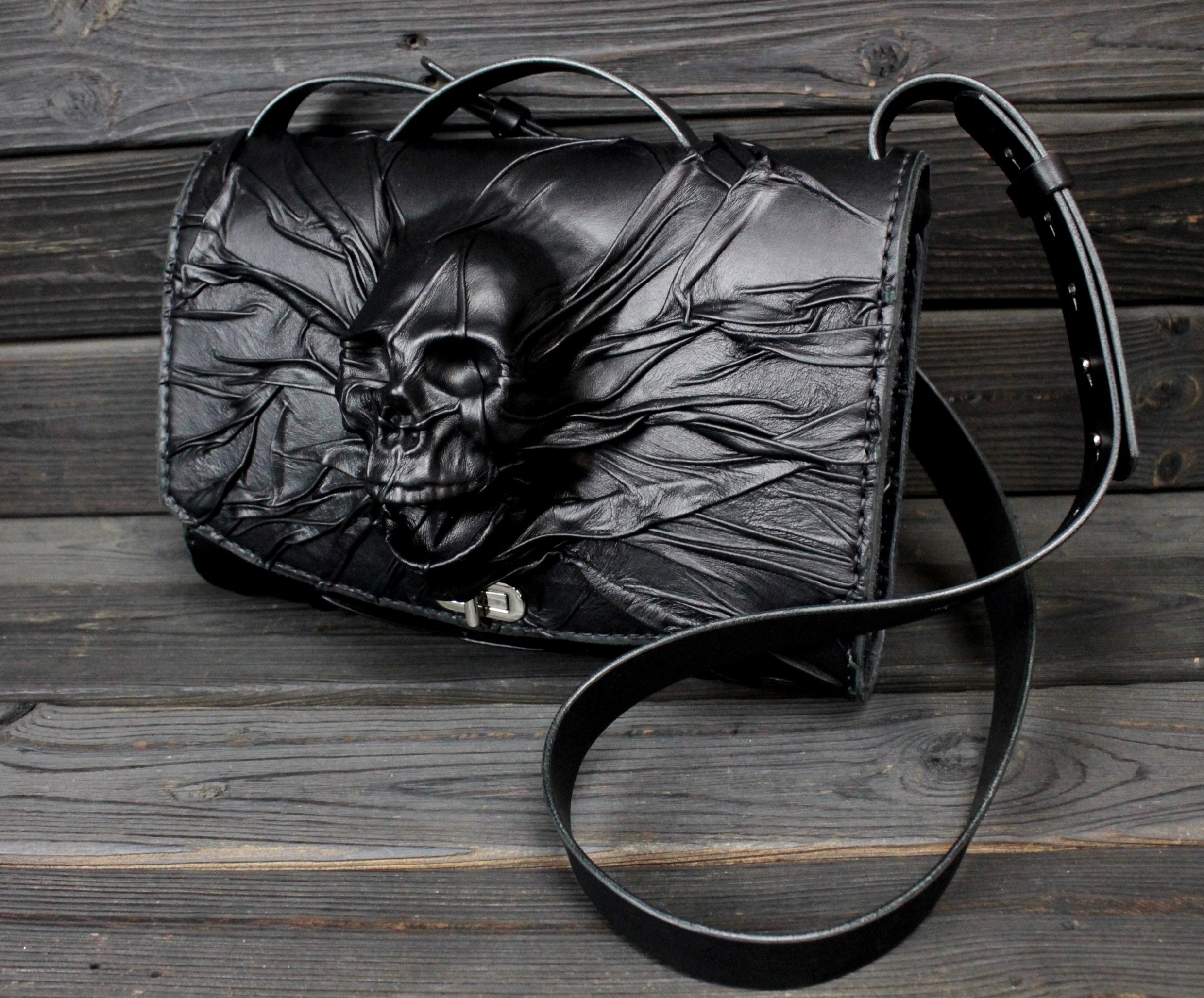Studded Skull Messenger Bag for Women, Vegan Punk Chain Bag Gothic Purse  Shoulder Crossbody Rivet Handbag