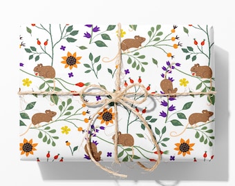 Mouse and Flower Wrapping Paper: Illustrated Animal Print