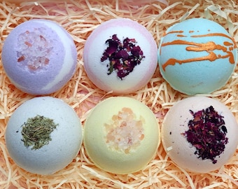 LUXURY BATH BOMBS box of 6 large scented bath bombs in a gift box, highly moisturising, vegan friendly, handmade with care.New scents :)