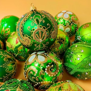 Green Christmas Ornaments – Set of 20 Ornaments Large Glass Baubles – Hand Painted Holiday Tree Decoration – Vintage Inspired Festive Decor