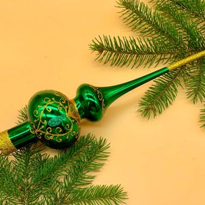 Large Green Glass Tree Topper – 27 cm Hand Painted Christmas Finial – Gold Glitter Holiday Decoration – Vintage-Style Elegant Ornament