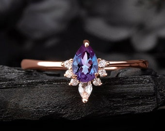 Alexandrite promise ring rose gold, Engagement ring with Alexandrite, Minimalist wedding ring, Unique ring for woman, Woman's ring, Ring