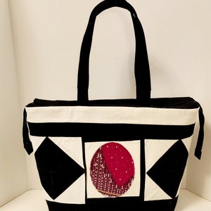 Zeitgenössische Tragetasche | Upcycled Denim Einkaufstasche | Bold Quilted Design Tasche | Nachhaltige Tragetasche | Alltags-Tasche | Geschenk