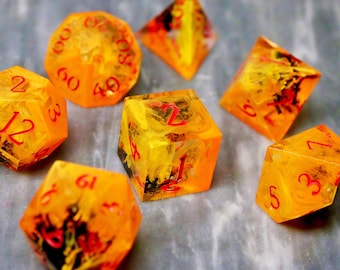 WILD FIRE Dice Set: Handmade Resin Dice for Dungeons and Dragons - Made in Italy