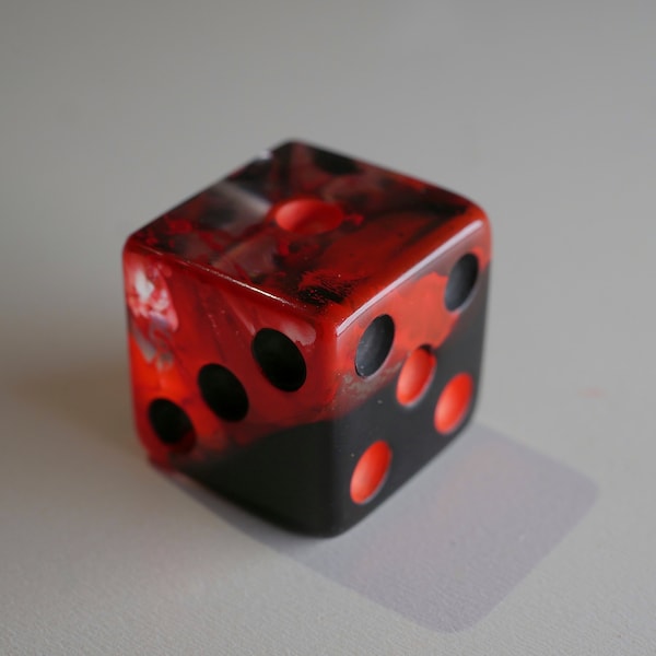 PIP d6 DICE | Handmade Resin Single or Sets for Warhammer, War Games, DnD and RPG, Made In Italy | Fast Delivery Options at Checkout