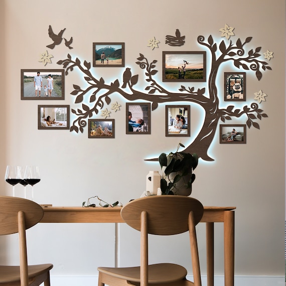 Les stickers muraux avec les arbres décoratifs sont produit sous 8 jours.  Nous avons aussi des arbres généalogiques ou arbres muraux avec photos.